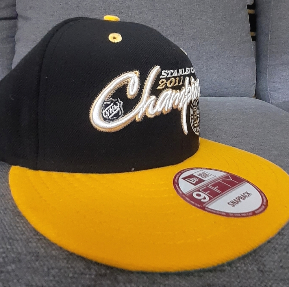 2011 Boston Bruins cup snapback hat